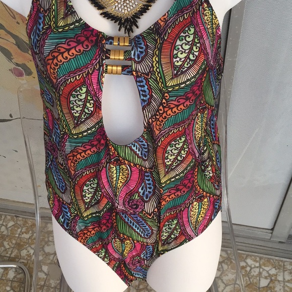 Sexy Palm Leaf Boho Cutout Plus Size Swimsuit - Picture 3 of 7